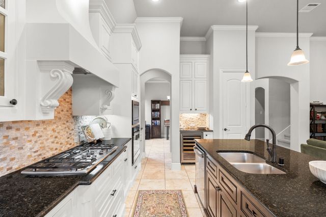 1001 Hilltop Drive, Lavon, TX 75166