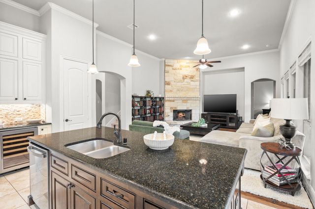 1001 Hilltop Drive, Lavon, TX 75166