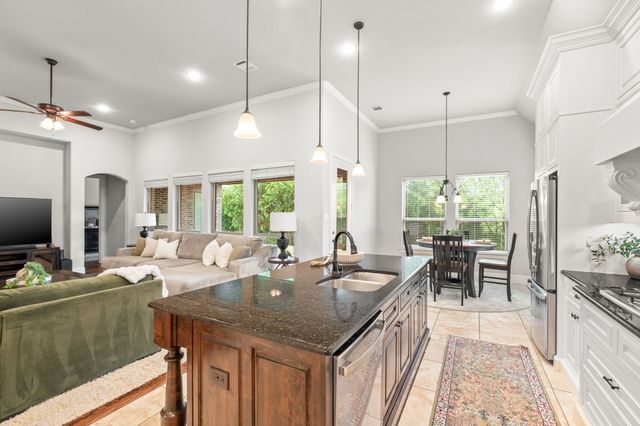 1001 Hilltop Drive, Lavon, TX 75166