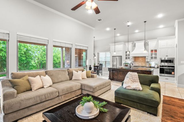 1001 Hilltop Drive, Lavon, TX 75166