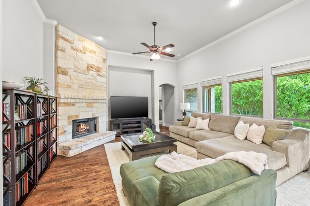 1001 Hilltop Drive, Lavon, TX 75166