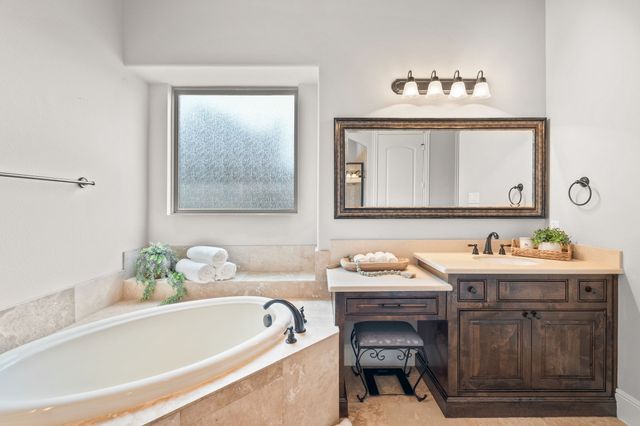 1001 Hilltop Drive, Lavon, TX 75166