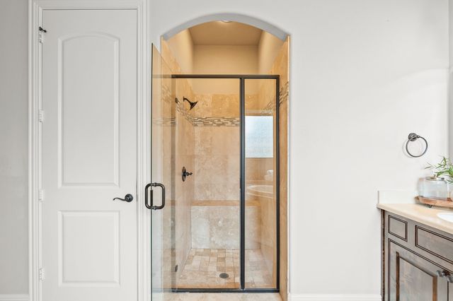 1001 Hilltop Drive, Lavon, TX 75166