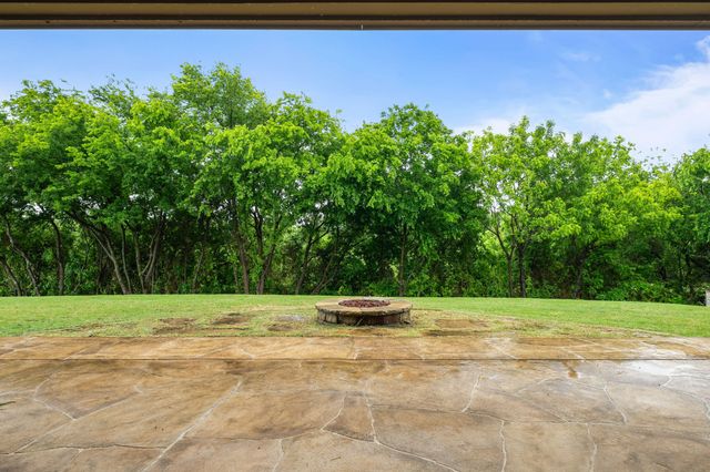 1001 Hilltop Drive, Lavon, TX 75166