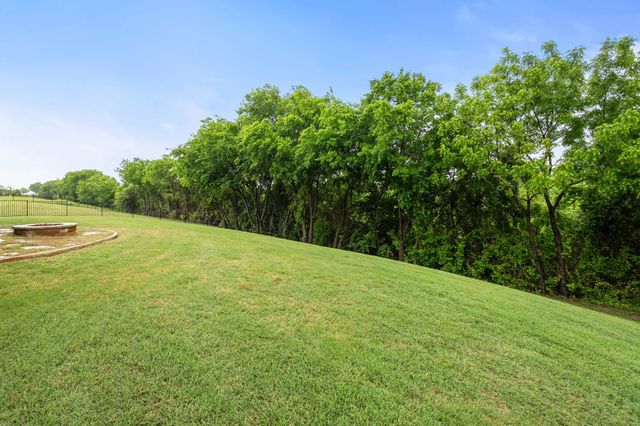 1001 Hilltop Drive, Lavon, TX 75166