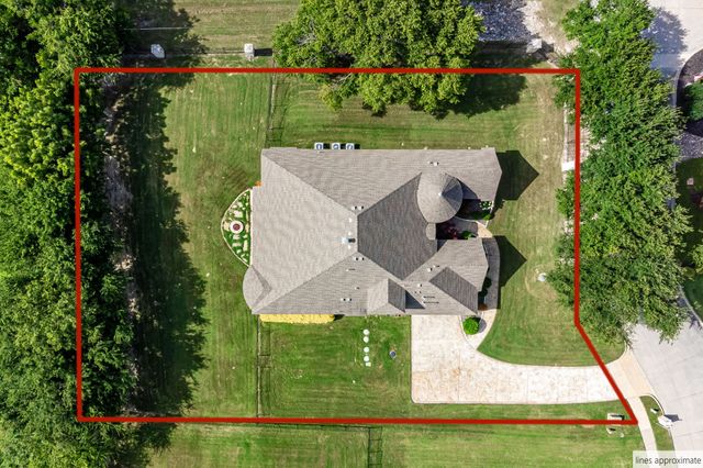 1001 Hilltop Drive, Lavon, TX 75166