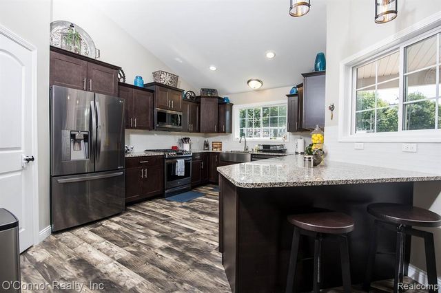 2976 E Bob White Drive, Smiths Creek, MI 48074
