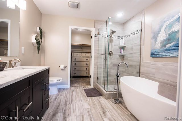 2976 E Bob White Drive, Smiths Creek, MI 48074