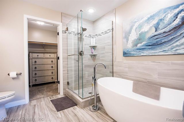 2976 E Bob White Drive, Smiths Creek, MI 48074
