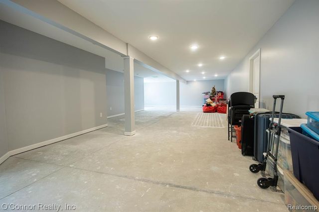2976 E Bob White Drive, Smiths Creek, MI 48074