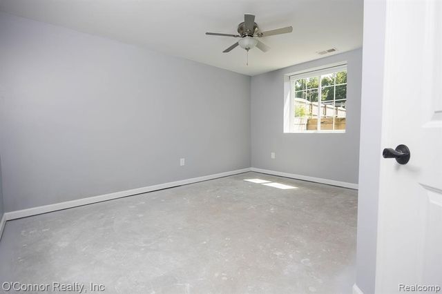 2976 E Bob White Drive, Smiths Creek, MI 48074