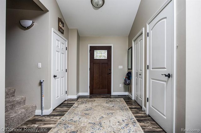2976 E Bob White Drive, Smiths Creek, MI 48074