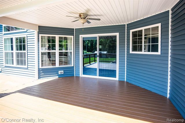 2976 E Bob White Drive, Smiths Creek, MI 48074