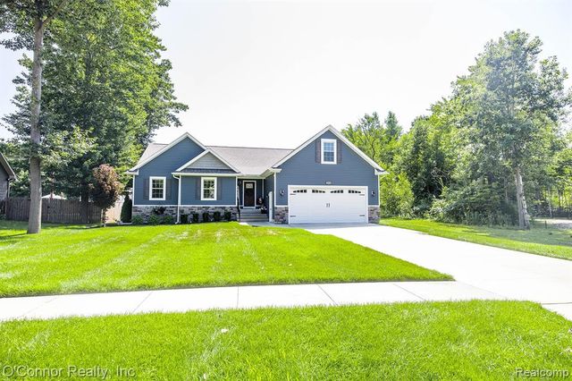 2976 E Bob White Drive, Smiths Creek, MI 48074