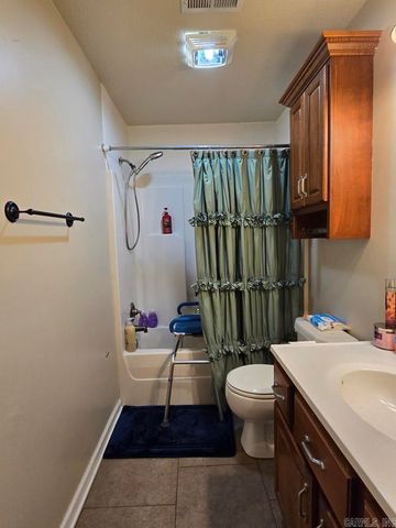 815 Canal Ave E, Wynne, AR 72396