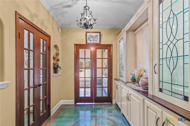 130 Post Oak Circle, Inez, TX 77968