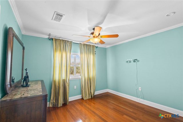 130 Post Oak Circle, Inez, TX 77968