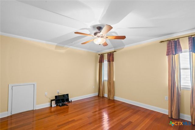 130 Post Oak Circle, Inez, TX 77968