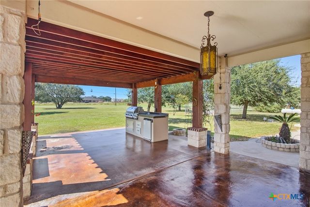 130 Post Oak Circle, Inez, TX 77968