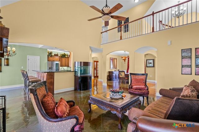 130 Post Oak Circle, Inez, TX 77968