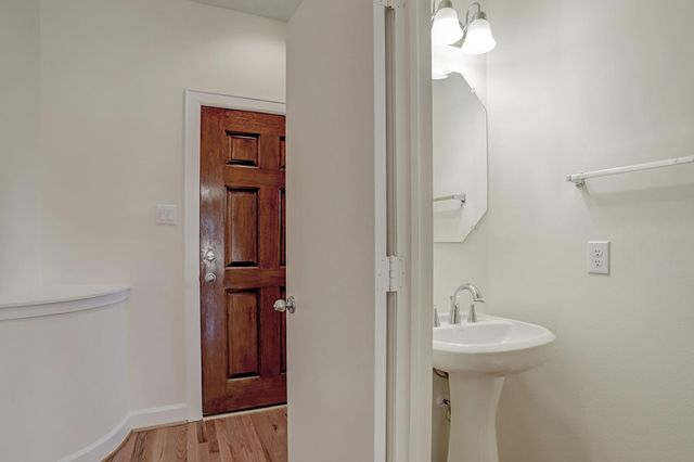 701 E 40th Street, Houston, TX 77022