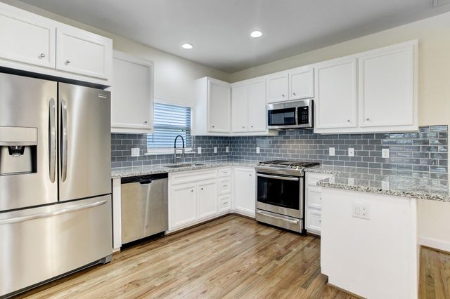 701 E 40th Street, Houston, TX 77022