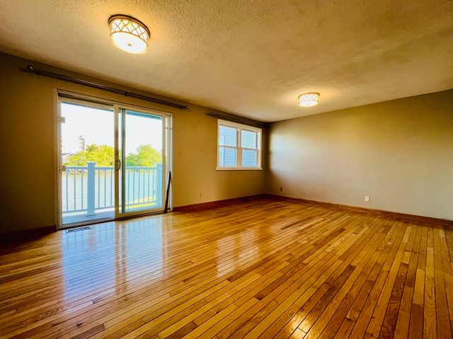 30C Margin C, Lynn, MA 01905