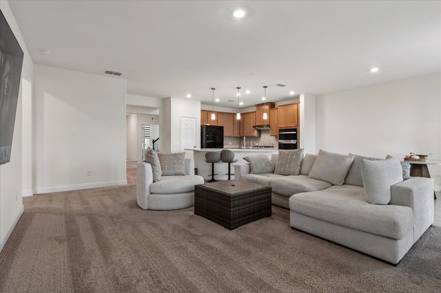933 Brock Drive, Aubrey, TX 76227