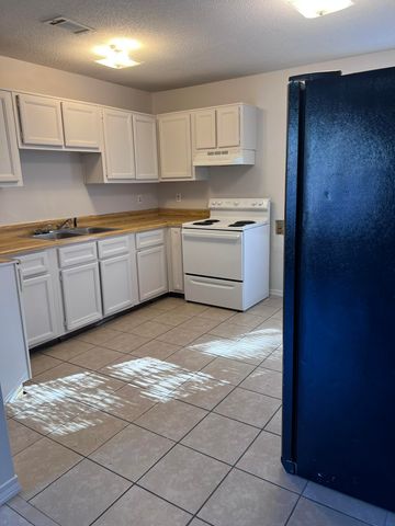 122 Lake Street, Crestview, FL 32539