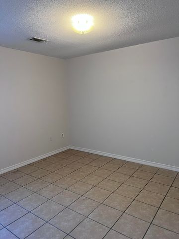 122 Lake Street, Crestview, FL 32539