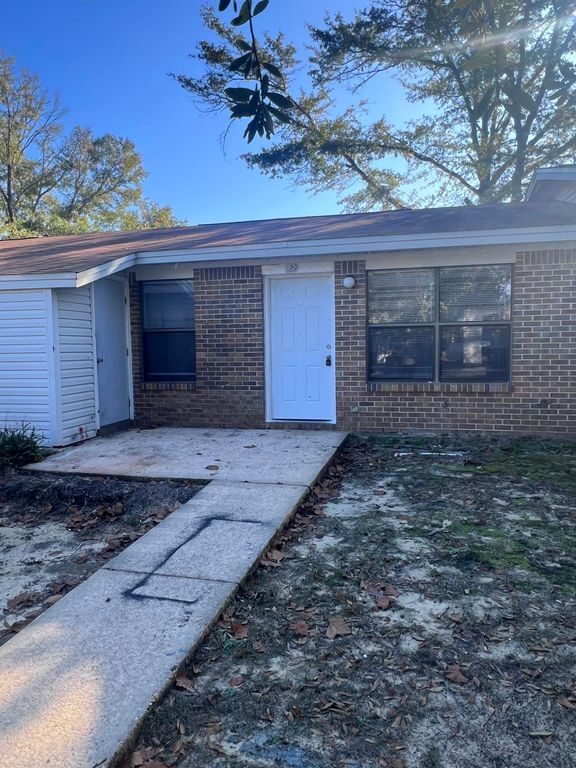 122 Lake Street, Crestview, FL 32539