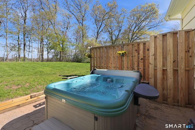 14 Cedarwood Lane, Old Saybrook, CT 06475