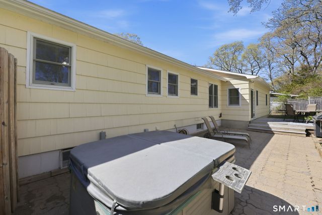 14 Cedarwood Lane, Old Saybrook, CT 06475