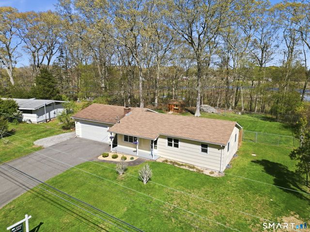14 Cedarwood Lane, Old Saybrook, CT 06475