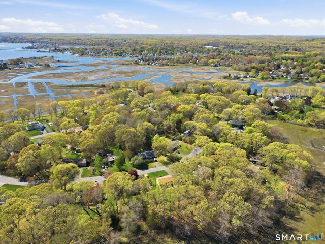 14 Cedarwood Lane, Old Saybrook, CT 06475