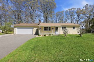 14 Cedarwood Lane, Old Saybrook, CT 06475