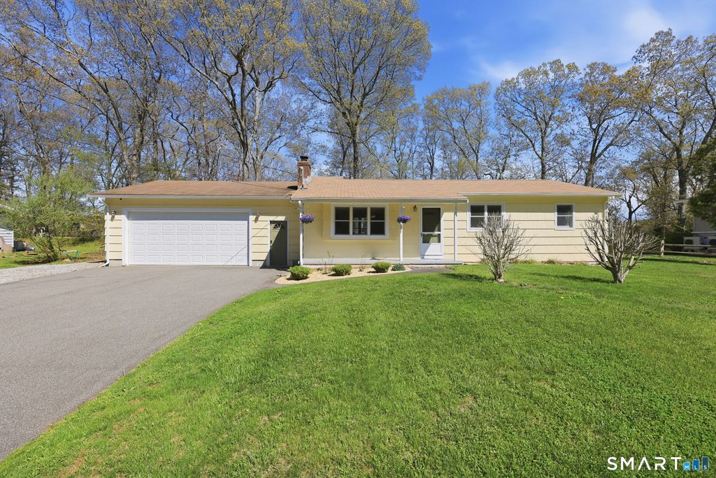 14 Cedarwood Lane, Old Saybrook, CT 06475