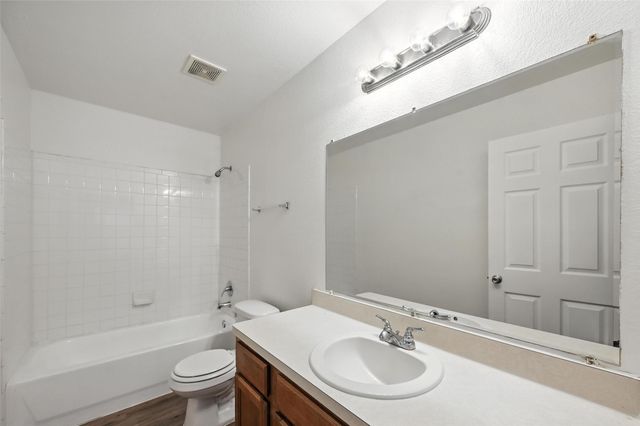 1713 Manor Garden, Greenville, TX 75401
