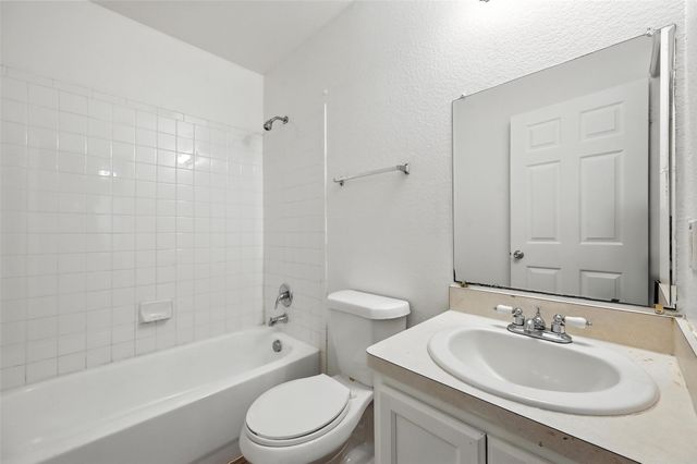 1713 Manor Garden, Greenville, TX 75401