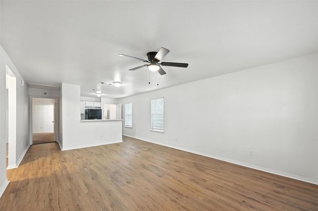 1713 Manor Garden, Greenville, TX 75401