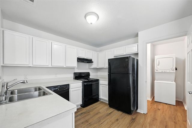1713 Manor Garden, Greenville, TX 75401