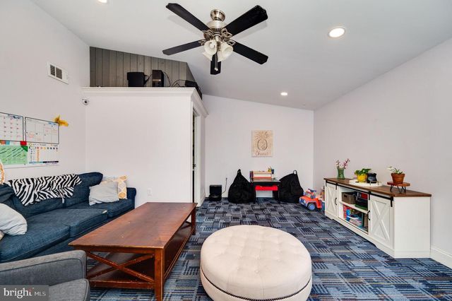 30 W 33RD ST, Reading, PA 19606