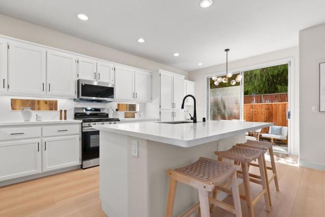 2230 Esperanca Avenue, Santa Clara, CA 95054