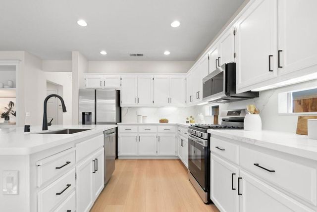 2230 Esperanca Avenue, Santa Clara, CA 95054