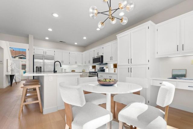 2230 Esperanca Avenue, Santa Clara, CA 95054