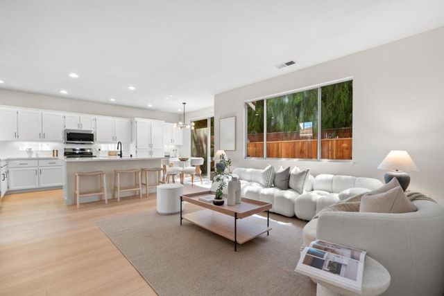 2230 Esperanca Avenue, Santa Clara, CA 95054