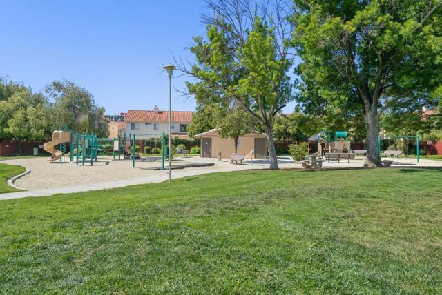2230 Esperanca Avenue, Santa Clara, CA 95054
