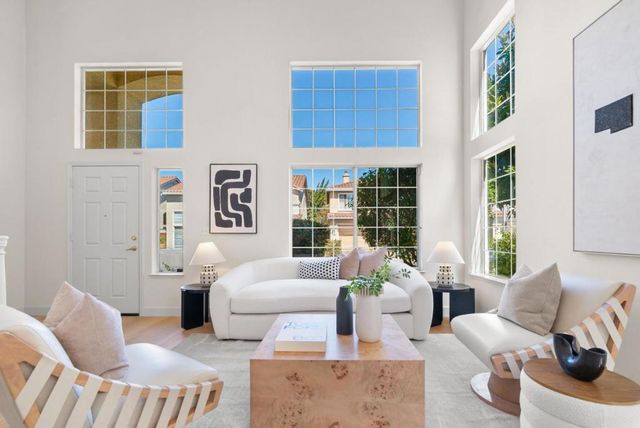 2230 Esperanca Avenue, Santa Clara, CA 95054