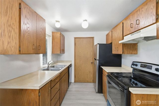 11209 11211 89th Avenue Ct E, Puyallup, WA 98373