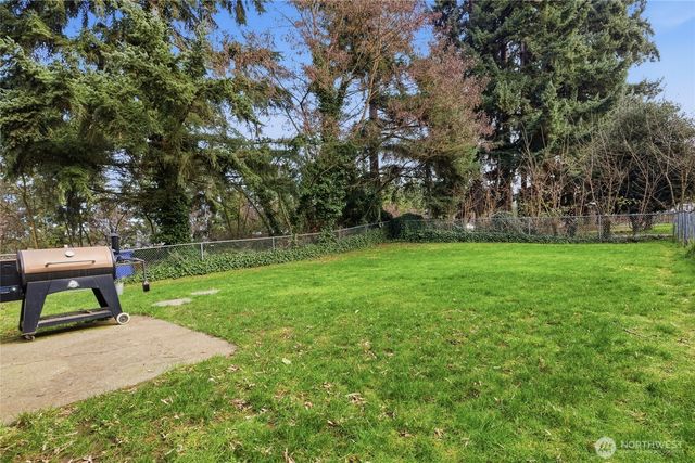 11209 11211 89th Avenue Ct E, Puyallup, WA 98373